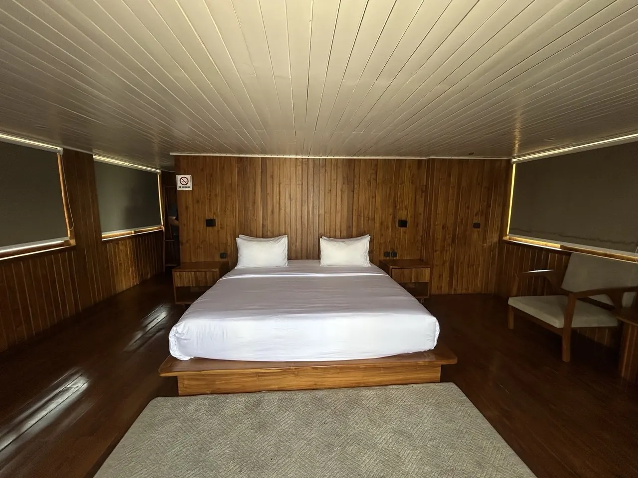 Kamar Kapten 1 — Batara White House, Lolai
