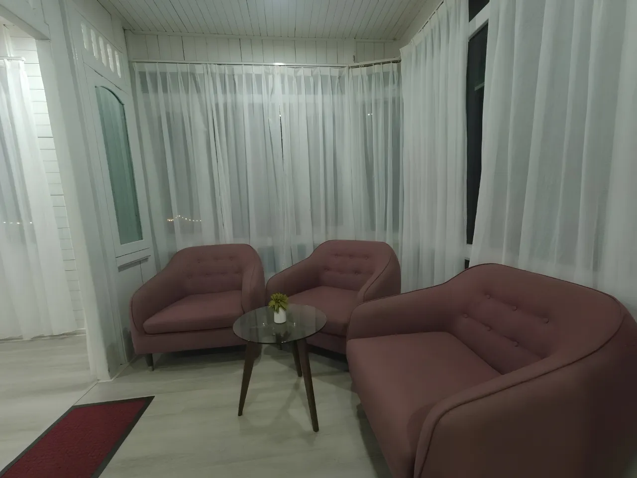 Rumah Manado — Batara White House, Lolai