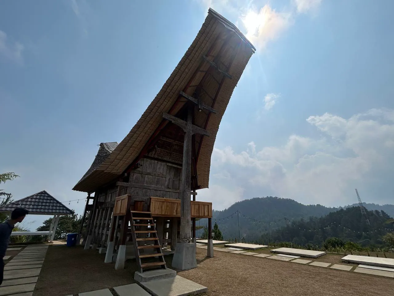 Rumah Toraja (Tongkonan) — Foto 2/4